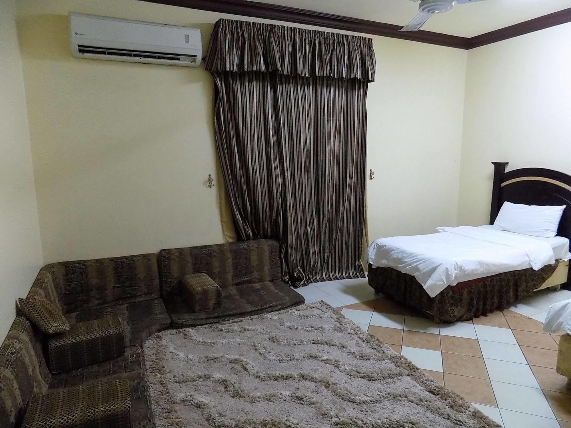 قصر اليمامة للاجنحة الفندقية-فرع حجاب Riade Exterior foto